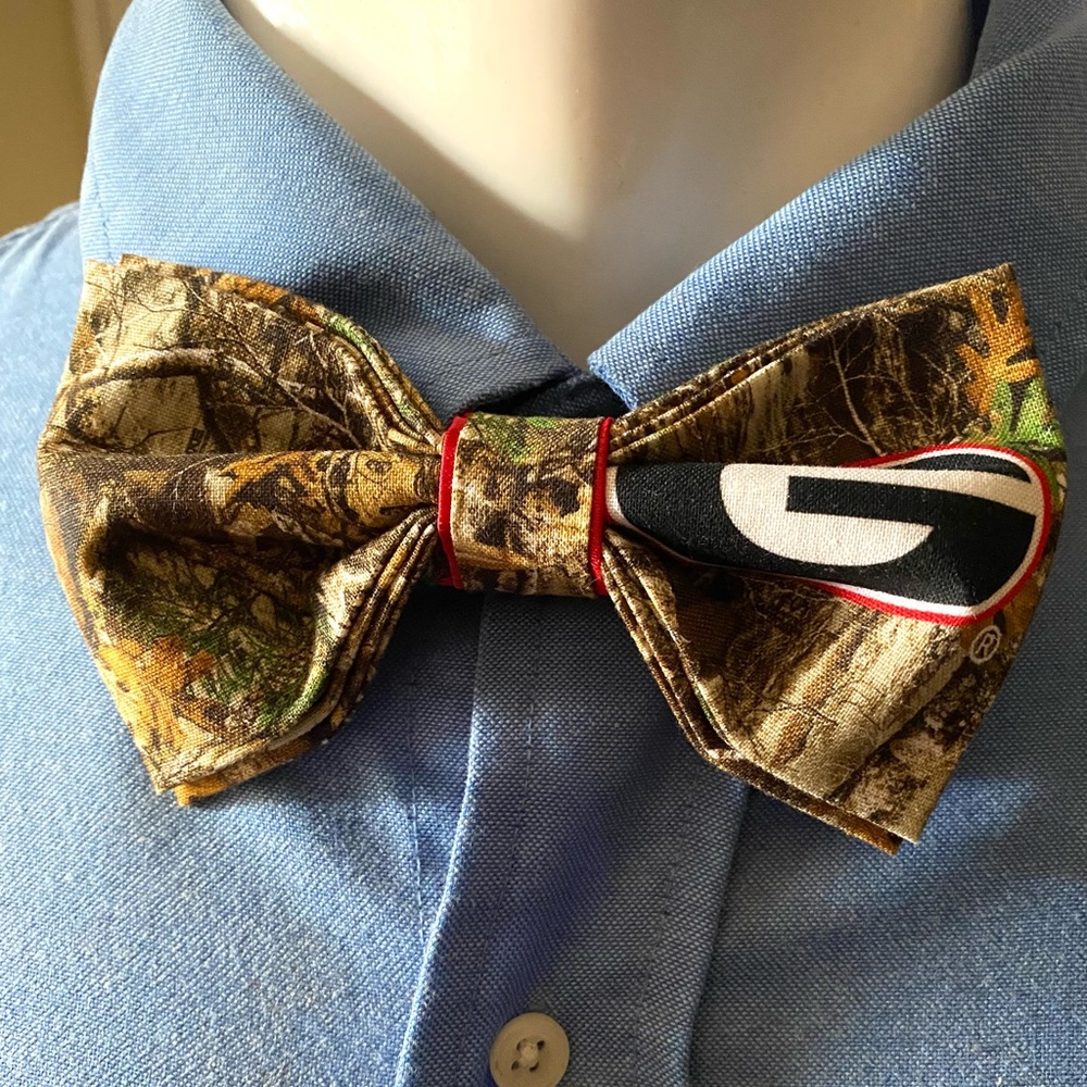 UGA cam bow tie